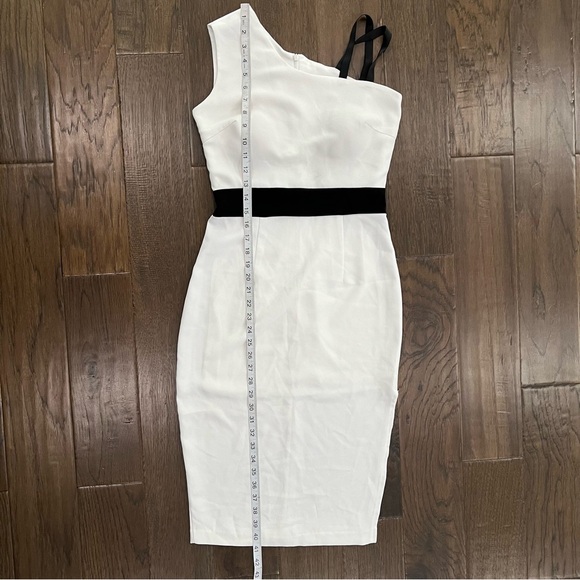 O.B Dress - Picture 7 of 9